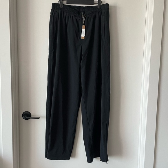 Pants - Skims The Apparel Shop Pants NWT
Track Woven Nylon Pants